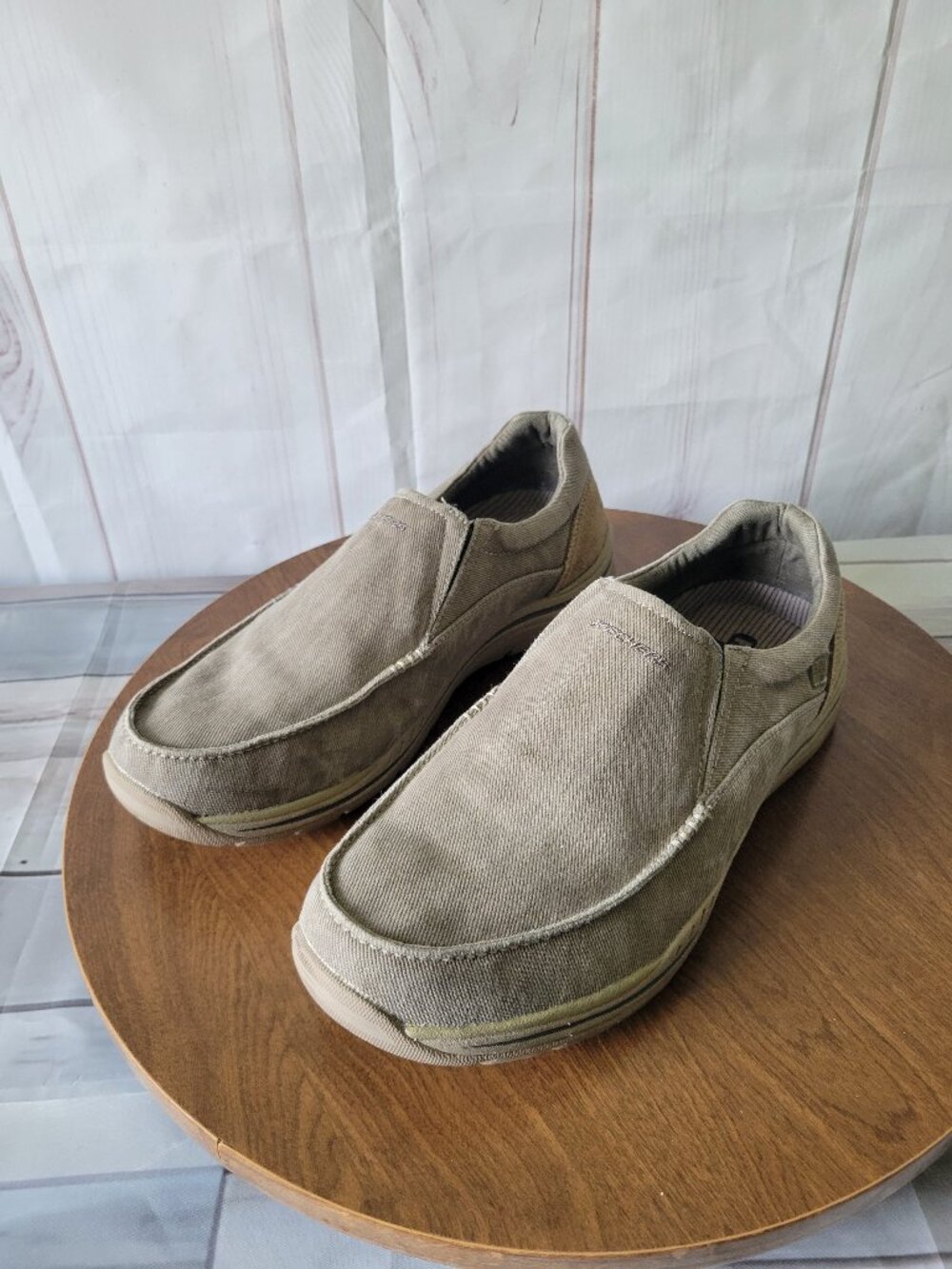 Sketchers Slip-On Loafer Shoes, Men’s Sz11.5 Extra Wide Relaxed Fit, Khaki